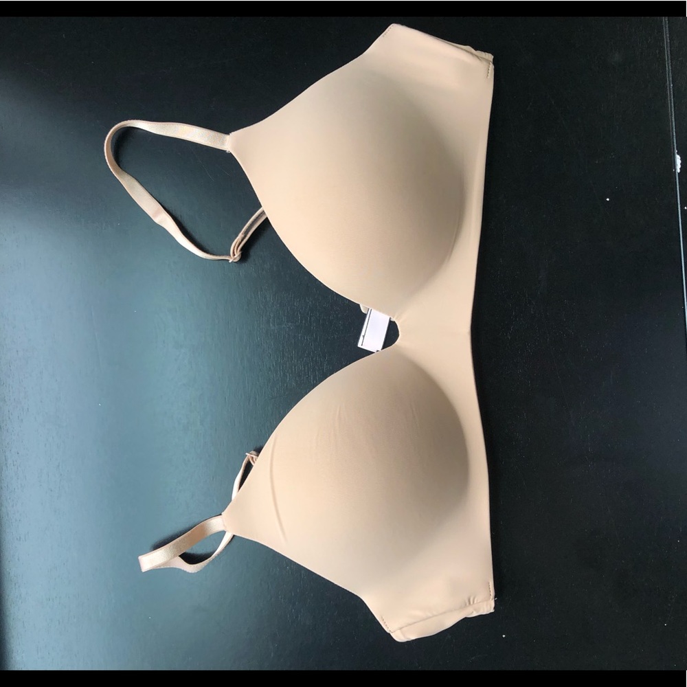 Wireless bra with adjustable straps